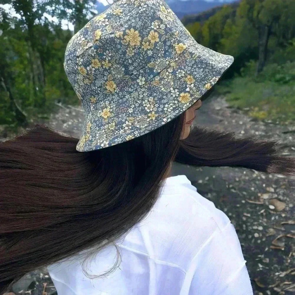 Boutique Two Tone Blue and Yellow Dainty Floral Print Reversible Bucket Hat OSFM - Picture 3 of 6